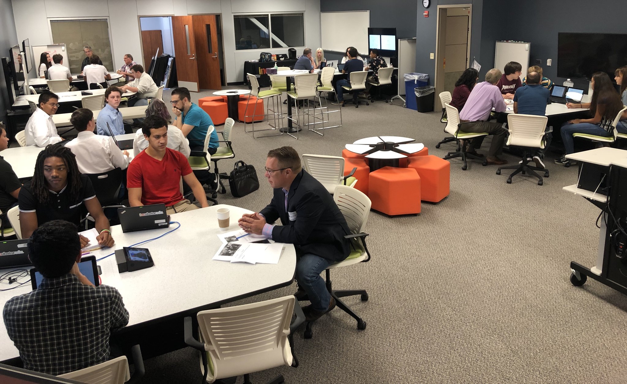 INCubatoredu Program